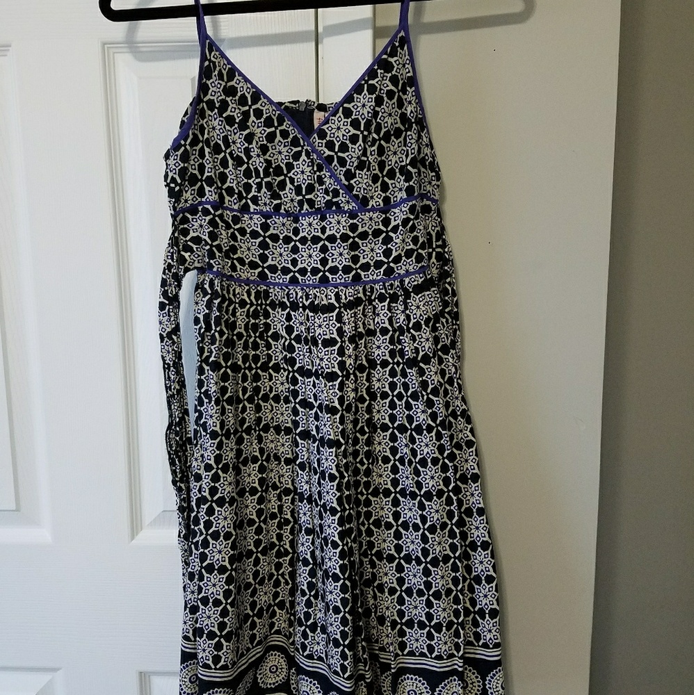 White/navy dress, very flattering